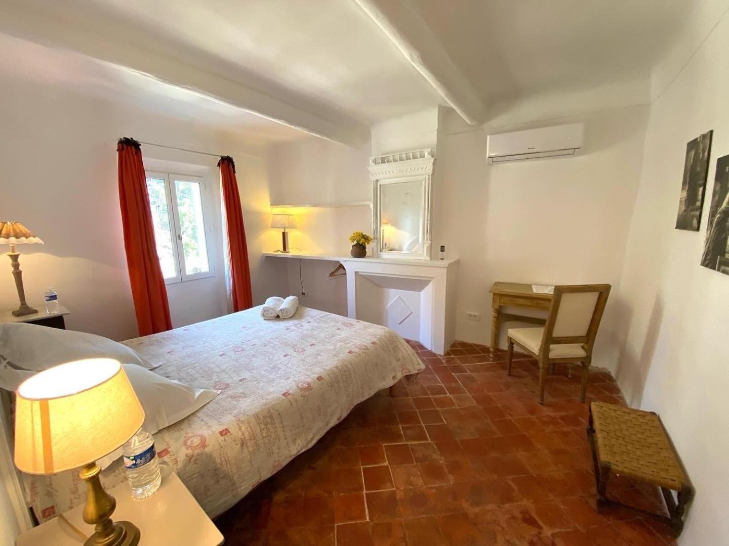Le Domaine Saint Jean Bed & Breakfast Bagian luar foto